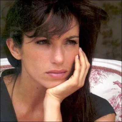 Aure Atika, avec son regard franc et son sourire charmeur, s'est surtout oriente vers la comdie. Dans quel film n'est-elle pas apparue ?