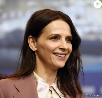 Cette actrice a jou&eacute; dans "Trois couleurs : Bleu", "Le Hussard sur le toit", "Le Patient anglais", "Sils Maria" : elle se pr&eacute;nomme ...