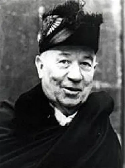 Quel écrivain et diplomate français chante la beauté de la Tunisie dans son uvre "Méditerranée, mer des surprises" ?