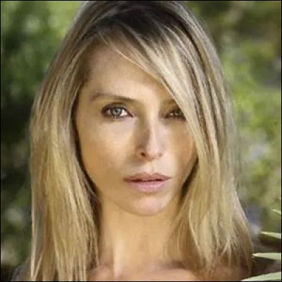 Tonya Kinzinger a fait ses débuts dans la série...