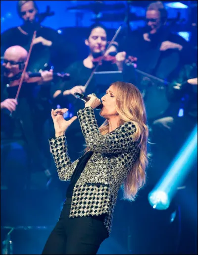 En quelle année est sortie la chanson "My Heart Will Go On", thème du film "Titanic" et interprétée par Céline Dion ?