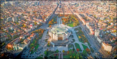 Indépendance - La Bulgarie obtient l'indépendance déclarée et reconnue de cet empire :