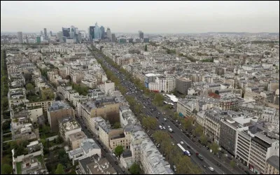 Ville de 60 000 habitants du département des Hauts-de-Seine, généralement considérée comme un symbole des villes les plus riches de France :