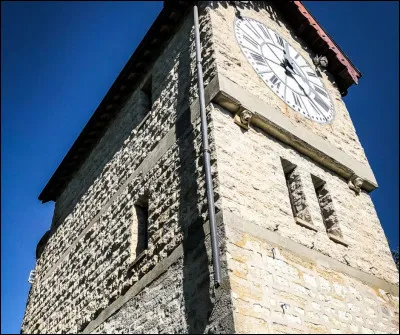 Quel personnage historique célèbre a vu naître le Château des Comtes de Bar dont subsiste cette tour (de l'horloge) ?