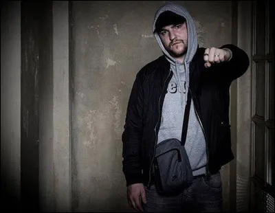 Quel sample de film est utilisé par Davodka au début de "Accusé de réflexion ?