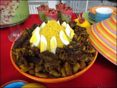 Quelle spécialité gastronomique de la région de Gabes est un couscous parfumé aux herbes et kadid ?