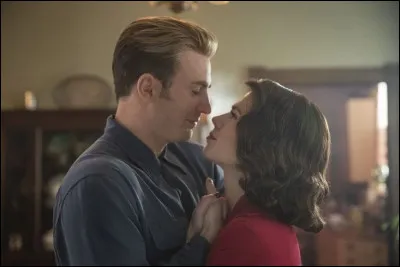 Comme s'appelle la femme de Captain America dans "Captain America : The First" ?