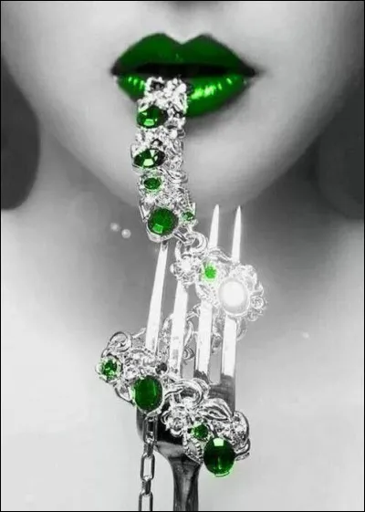 Dans le film de Robert Zemeckis, quelle pierre de couleur verte, Jack Colton (incarné par Mackael Douglas) poursuit-il ?