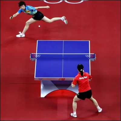 Contrairement à ce qu'on pourrait croire, dans quel pays est né le tennis de table ?