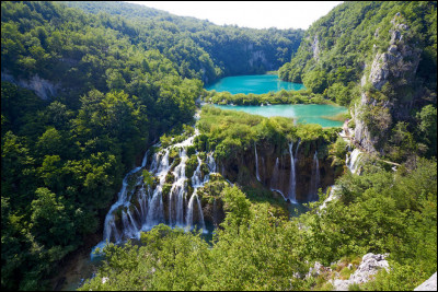 Quel pays d'Europe pourrait abriter ces magnifiques cascades ?