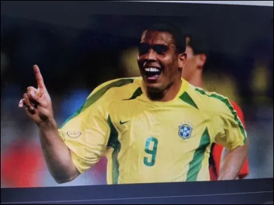 Quel est ce footballeur ?