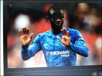 Quel est ce footballeur ?