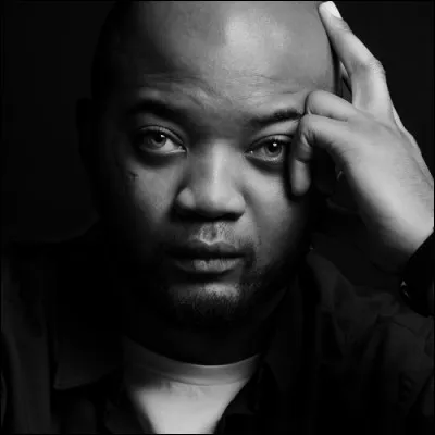 Complétez cette phrase d'introduction classique de Stunner : "Moi, c'est Stunner ! Président XXXX, fils de XXXX et d'XXX !,...