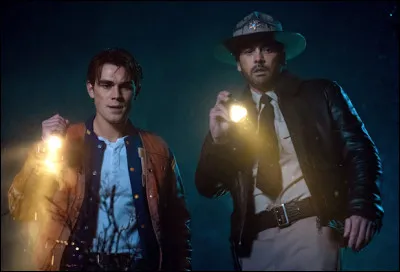 Qui trouve un cadavre près de la rivière ?