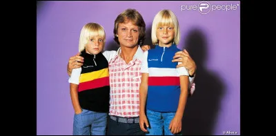 Pendant combien d'ann&eacute;es a-t-il dissimul&eacute; l'existence de son second fils ?