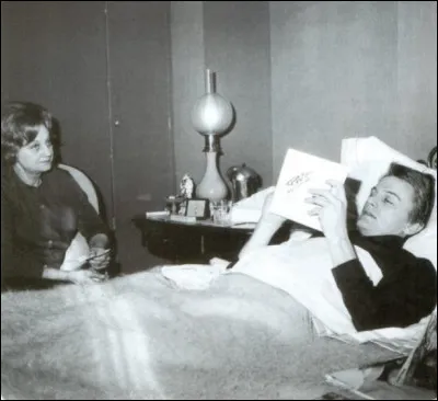 Que lui est-il arriv&eacute; le 25 f&eacute;vrier 1965 lorsqu'il &eacute;tait sur sc&egrave;ne ?