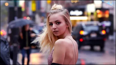 Pour quelle série cette comédienne québécoise est-elle connue ?