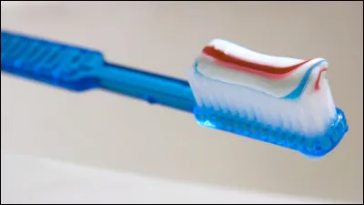 Traduit "brosse tes dents" en anglais :