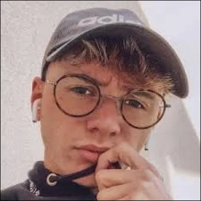 Comment s'appelle ce tiktokeur ?