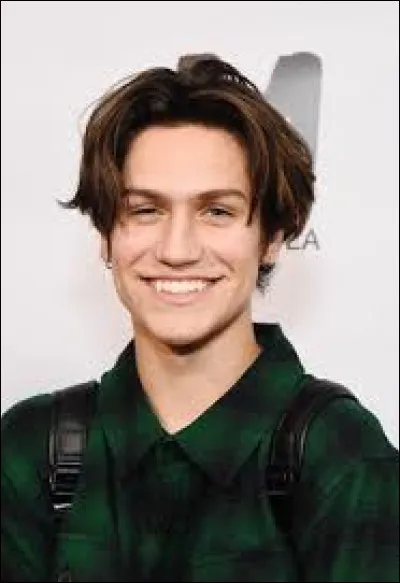 Comment s'appelle ce tiktokeur ?