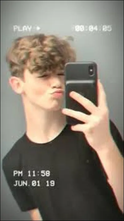 Comment s'appelle ce tiktokeur ?