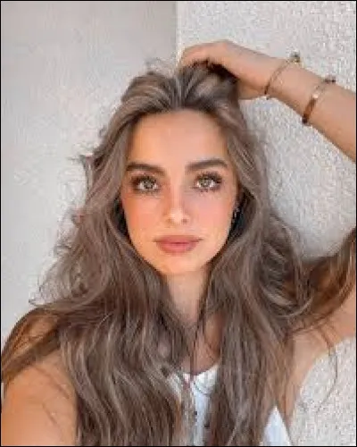 Comment s'appelle cette tiktokeuse ?