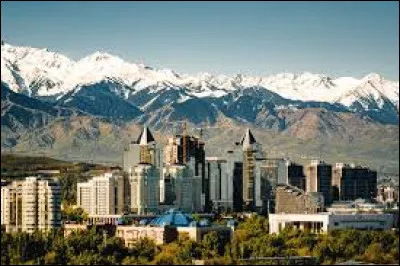 Quelle est la plus grande ville du Kazakhstan (en population) ?