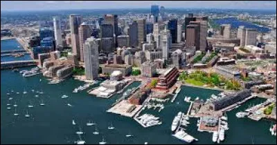 Boston est la capitale de l'Etat du Massachusetts.