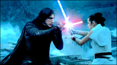 Dans "The Force Awakens", Poe tire sur Kylo Ren mais il utilise la force.