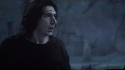 Kylo Ren ne porte pas de cape dans le 8e film.