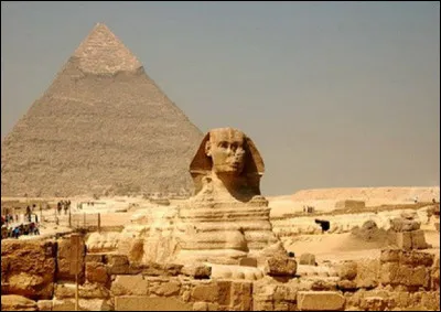 Quel insecte était sacré dans l'Égypte antique ?