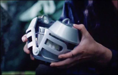 Hunger Games 1 : Qu'y a-t-il d'écrit sur le premier "parachute" que reçoit Katniss ?