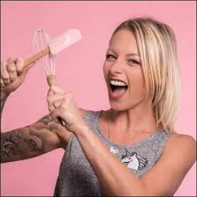 Qui est cette youtubeuse ?