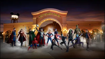 Pendant la saison Marvel, quel personnage n'a pas de statue dans le Walt Disney Studios ?