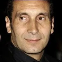 Zinedine Soualem est un acteur prolifique qui promne sa bonhomie dans de nombreuses comdies. Mais on ne l'a jamais aperu dans :