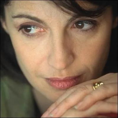 Zabou Breitman, peu connue en tant qu'actrice, a pris sa revanche comme metteur en scne o elle rencontre un franc succs en ralisant des films toujours pleins d'motion. Elle n'est pas dans :