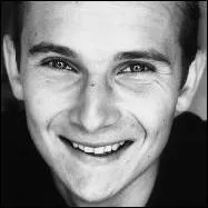 Lornt Deutsch a fait de la comdie son genre de prdilection, aimant incarner les petites teignes et les ternels apprentis. On ne l'a jamais aperu dans :