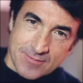 Franois Cluzet, compar  Dustin Hoffman pour son physique et la diversit de ses rles, sait tout faire, de la comdie la plus lgre aux rles forts et torturs. Il ne joue pas dans :