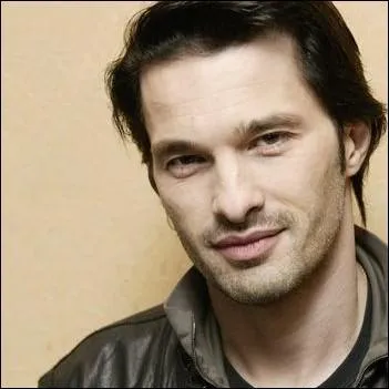 Le physique de beau brun sducteur d'Olivier Martinez lui a surtout permis d'incarner des rles de tnbreux romantique. Il n'est pas dans :