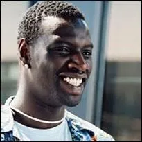 Omar Sy, dtach de son comparse Fred, est une figure familire des comdies grands publics dans lesquelles il incarne souvent un second rle dcal. Dans quel film n'a-t-il pas jou ?