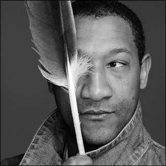 Edouard Montoute est encore un de ces seconds rles que l'on reconnait facilement sans pouvoir mettre un nom dessus. Privilgiant le genre comique, dans quel film ne l'a-t-on jamais vu ?