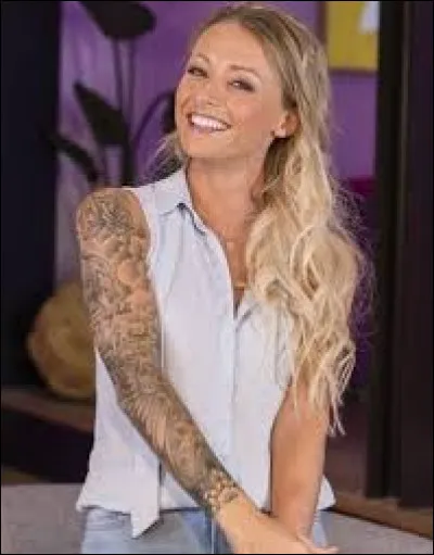 Dans quelle émission Roxane a-t-elle été présentatrice ?