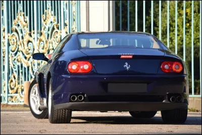 Quel est le modèle de cette Ferrari ?