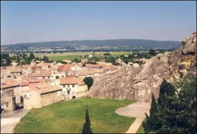 Ville de 13 000 habitants du département de la Drôme, située dans la vallée du Rhône, entre le fleuve et le canal de Donzère-Mondragon :