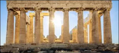 Où se situe le Parthénon ?