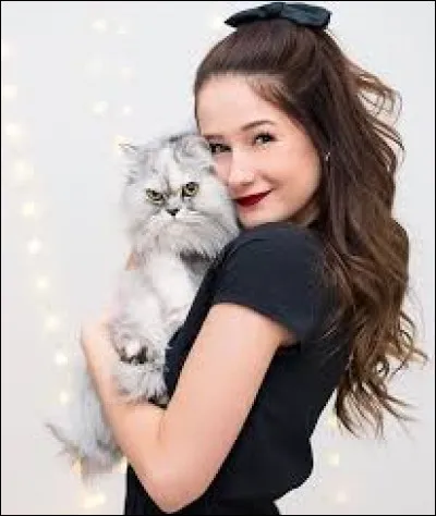 Comment s'appelle son chat ?