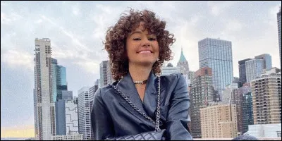 Où Léna habite-t-elle ?