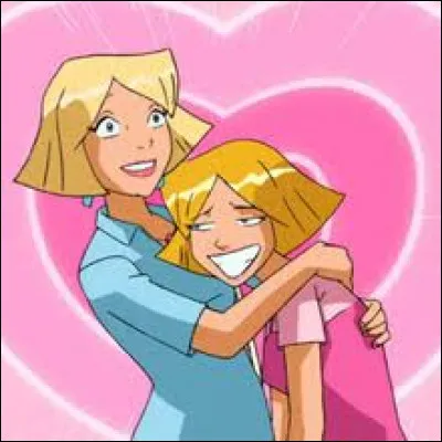 Quel est le métier de la mère de Clover ?