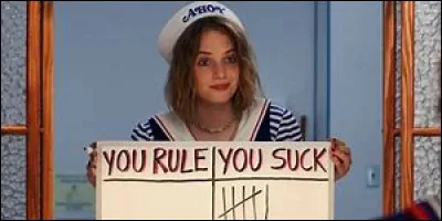 Comment s'appelle la collègue de Steve au stand de glaces ?