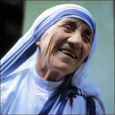 Dans quelle ville M&egrave;re Teresa a-t-elle fond&eacute; les Missionnaires de la Charit&eacute; ?